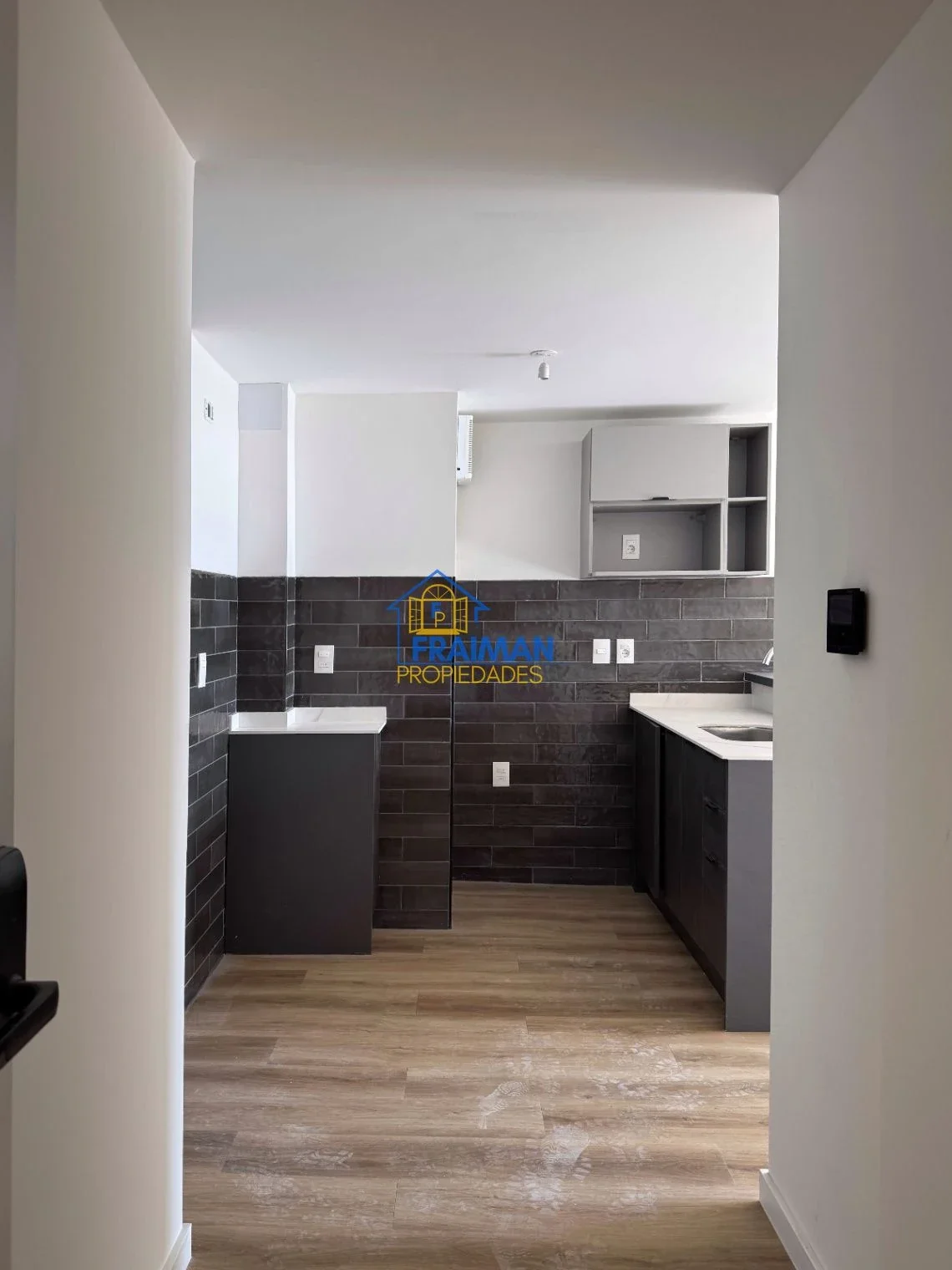 Apartamento en alquiler en Tres Cruces - Imagen 3
