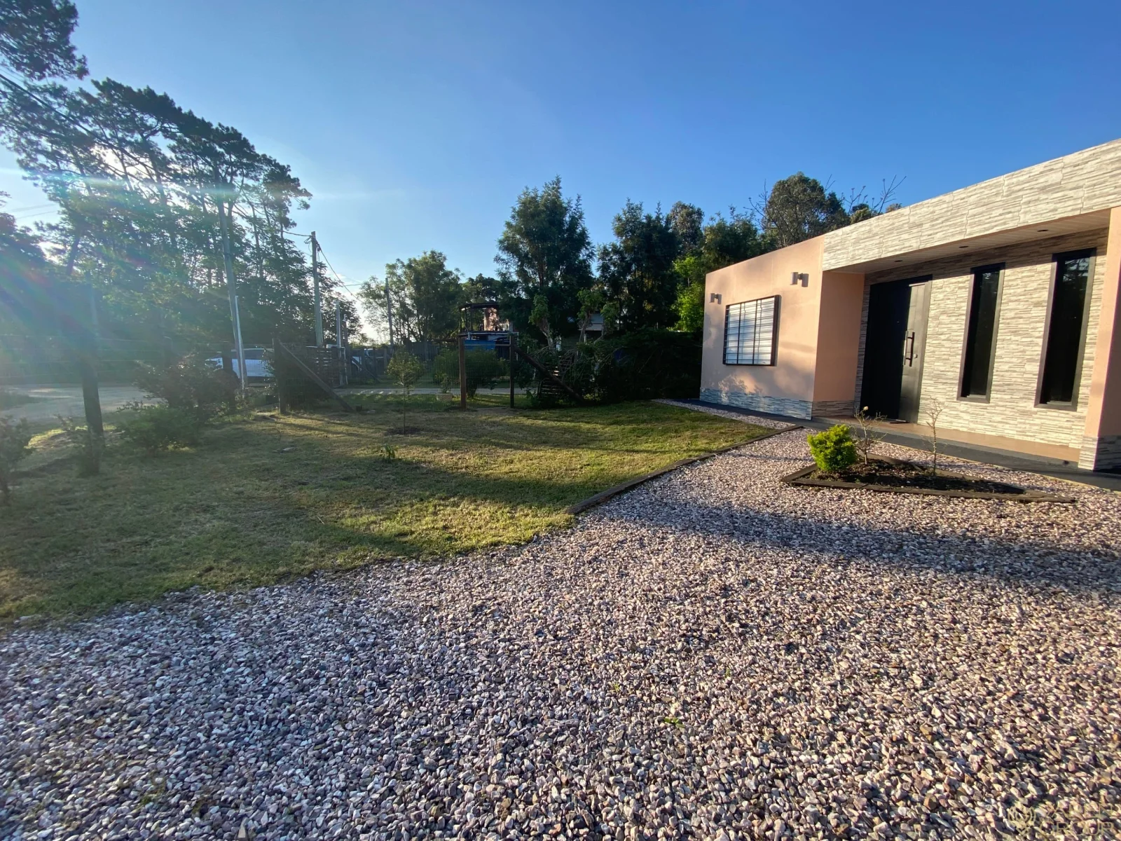 Casa en alquiler c/ cochera en Villa Argentina - Imagen 2