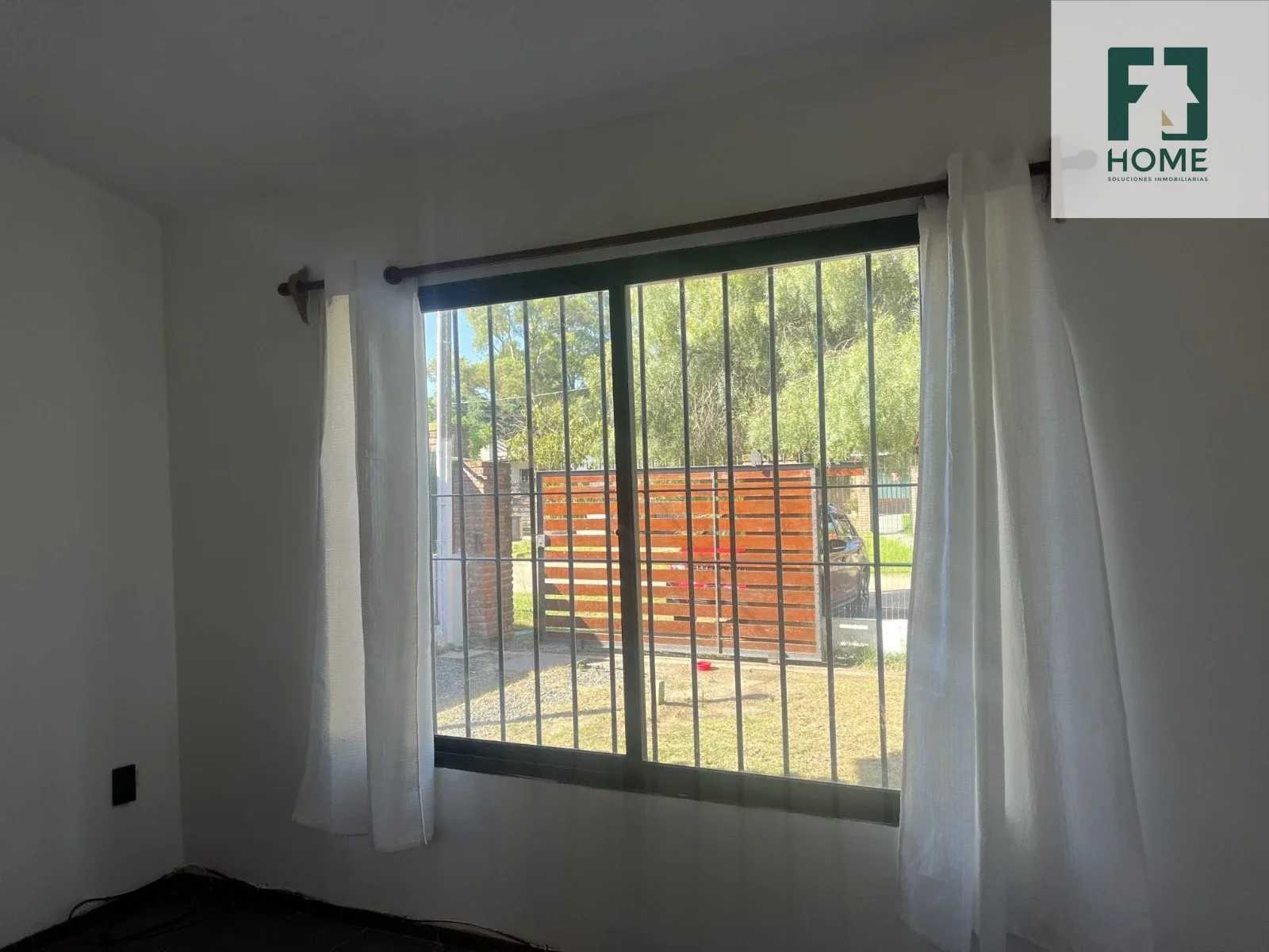 Casa en alquiler en Solymar 1 dormitorio - Imagen 1