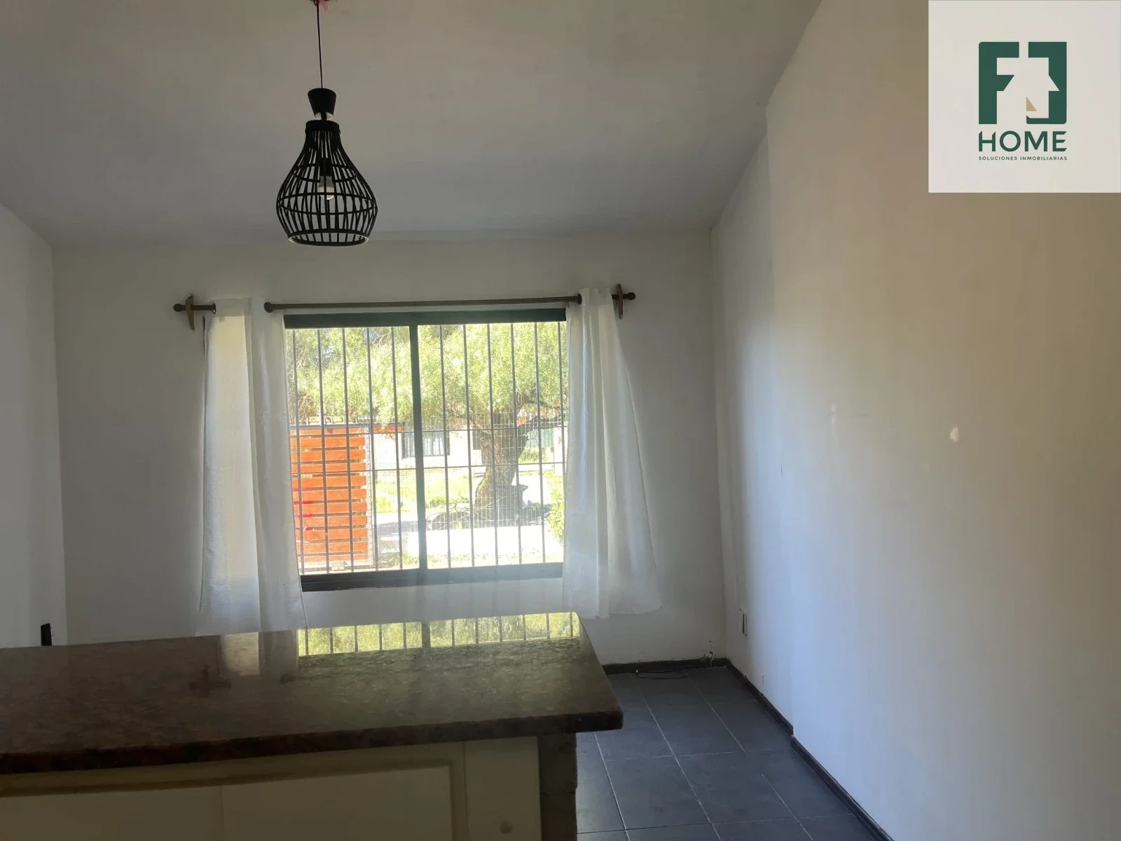 Casa en alquiler en Solymar 1 dormitorio - Imagen 2