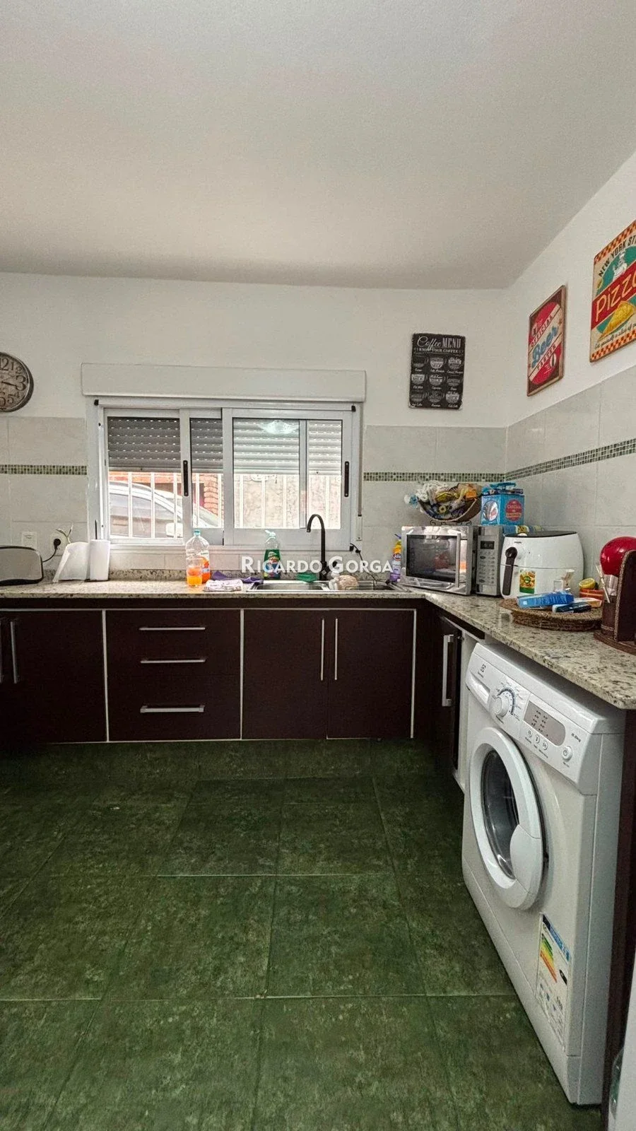 Venta Casa Padrón Único 2 dormitorios, patio c/parrillero y cocheras en La Teja - Imagen 4