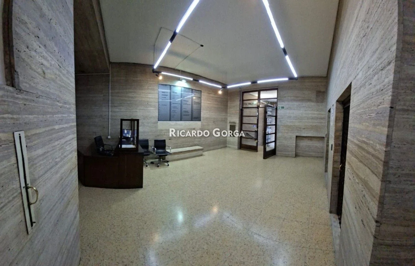 Oficina en venta en Ciudad Vieja sobre 25 de mayo - Imagen 2