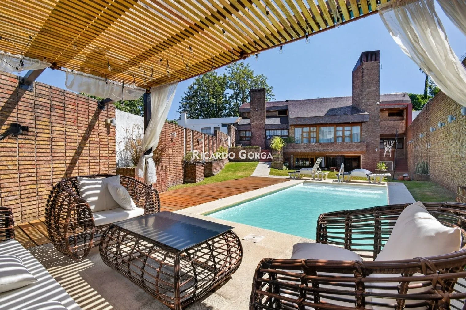 Nuevo Ingreso! Hermoso chalet, 2 casas, 6 dormitorios, Fondo, Piscina en Prado - Imagen 2