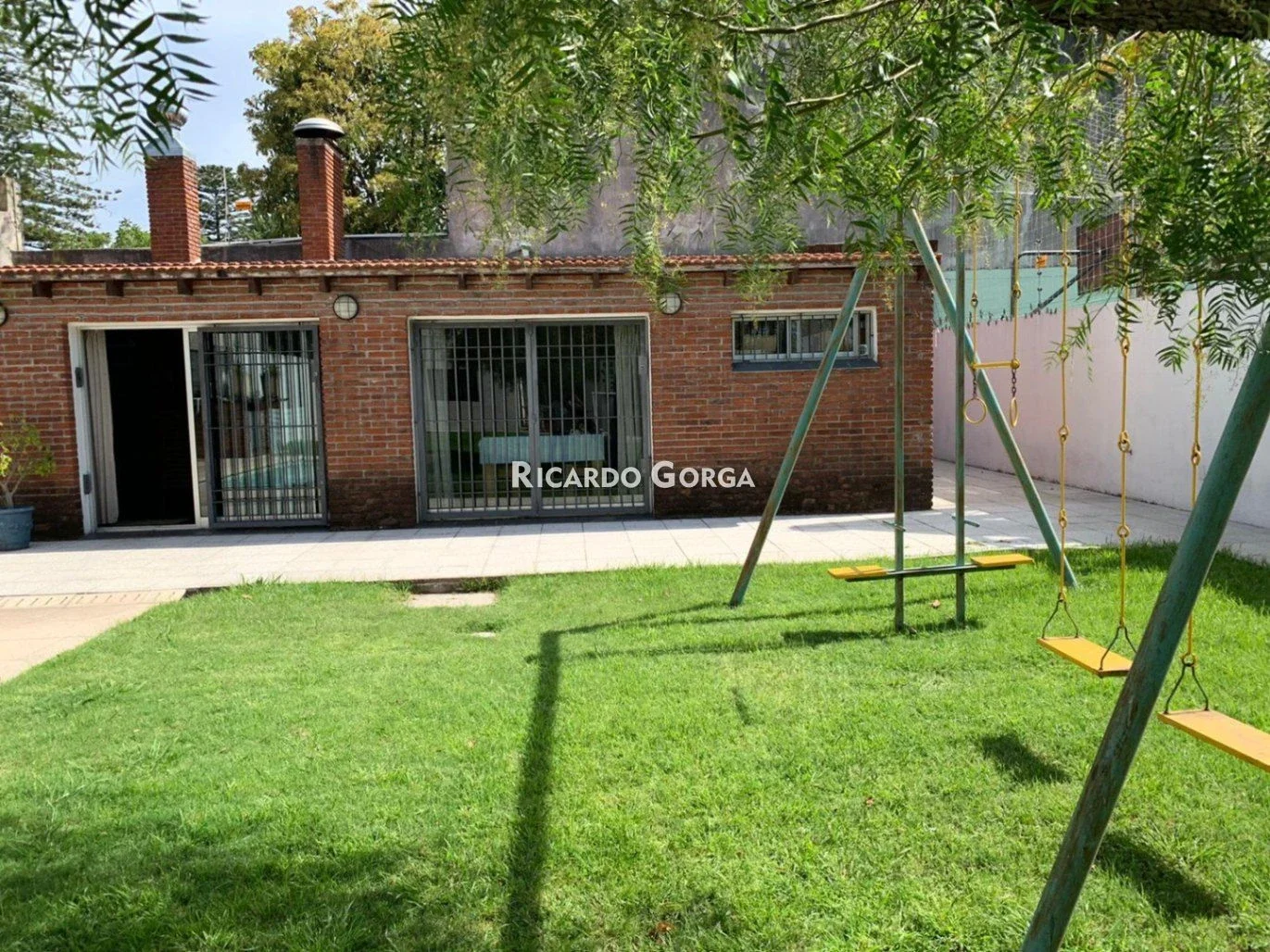 Casa en venta 3 dormitorios Fondo Barbacoa Piscina Cocheras en Atahualpa - Imagen 3
