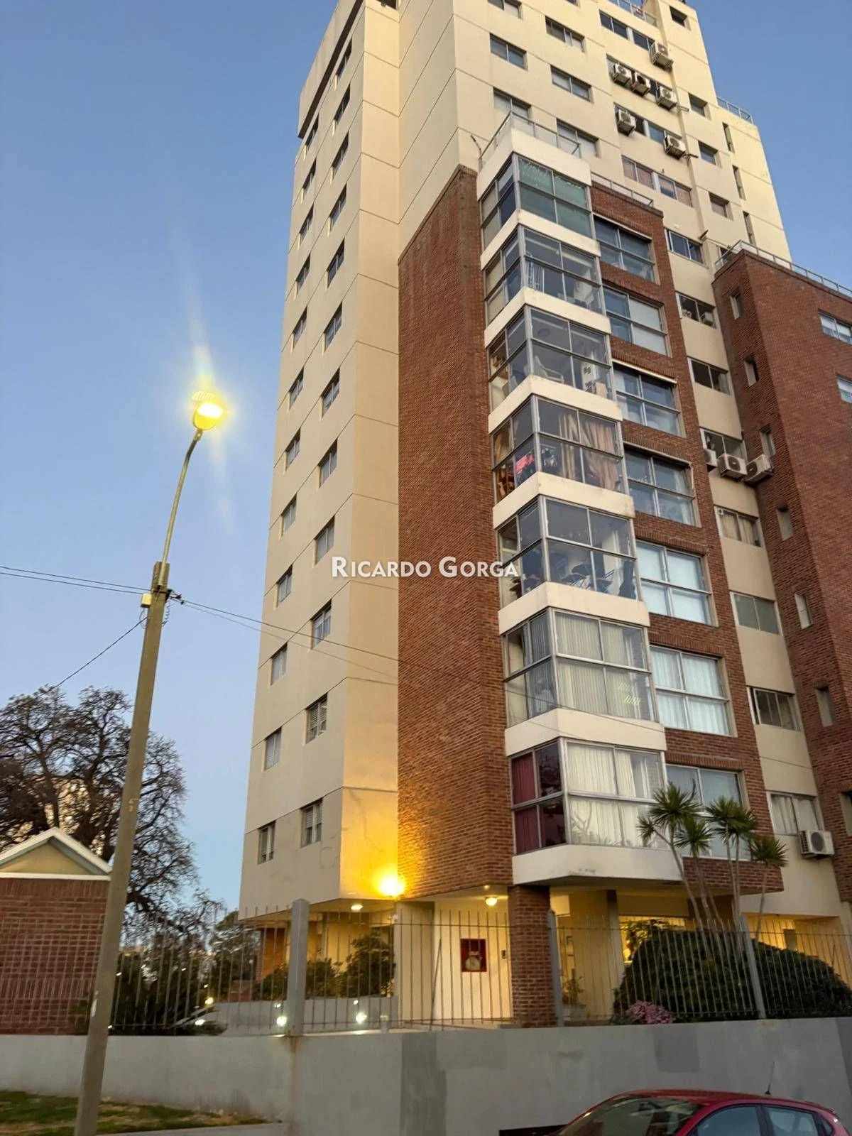Apartamento en venta 3 dormitorios 2 baños Doble Gge 1° línea Rambla Palermo - Imagen 3