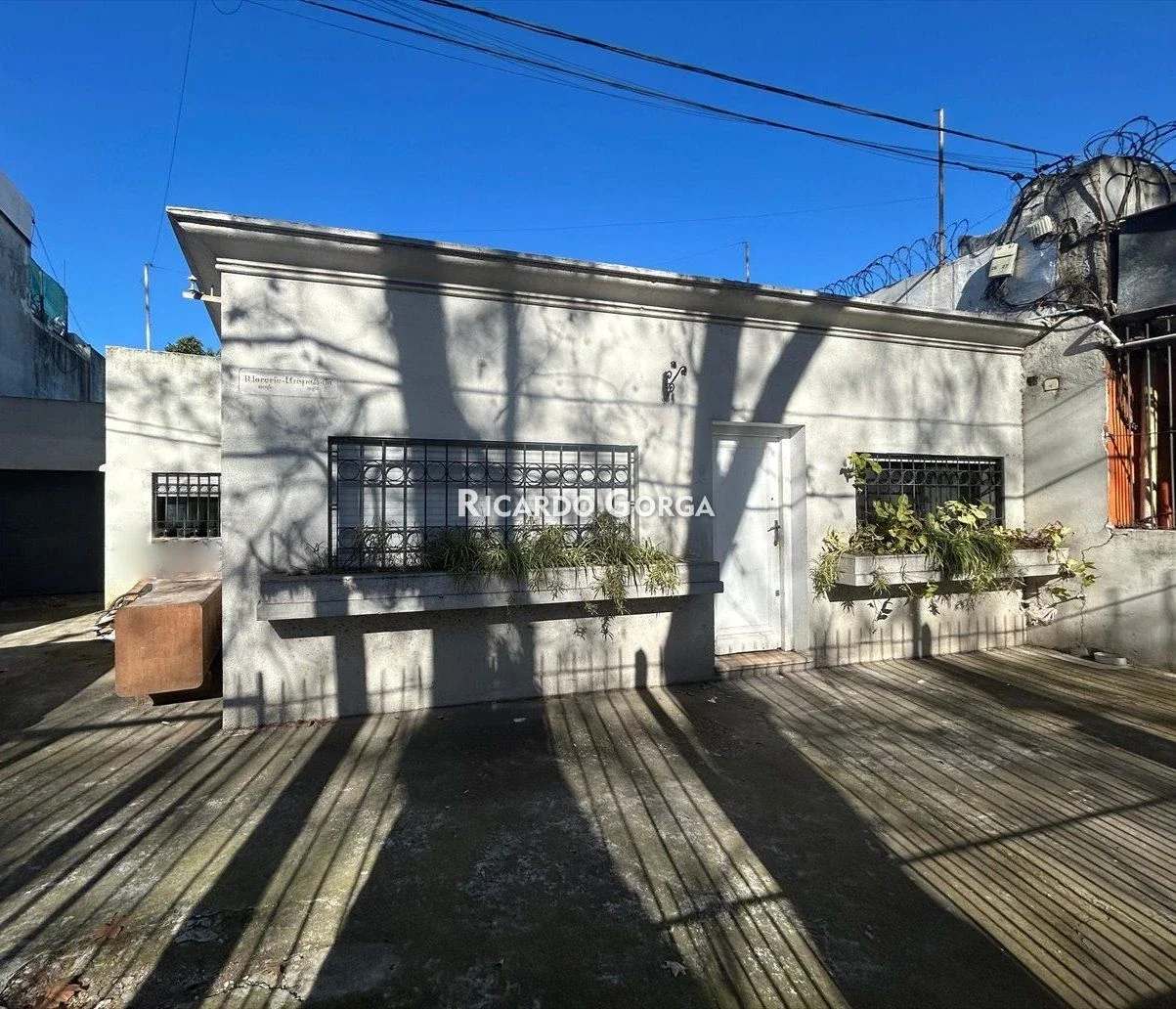 Casa en venta para reciclar sobre Carlos Maria Ramirez - Belvedere - Imagen 1