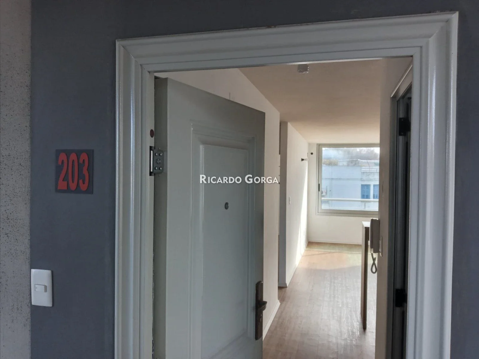 Apartamento en alquiler de 2 dormitorios y cochera en Cantaros del Prado - Imagen 3