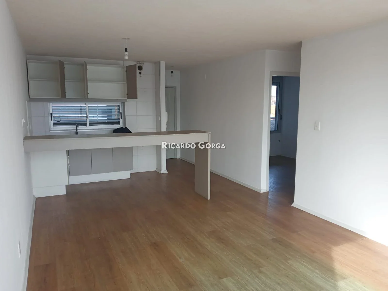 Apartamento en alquiler de 2 dormitorios y cochera en Cantaros del Prado - Imagen 4