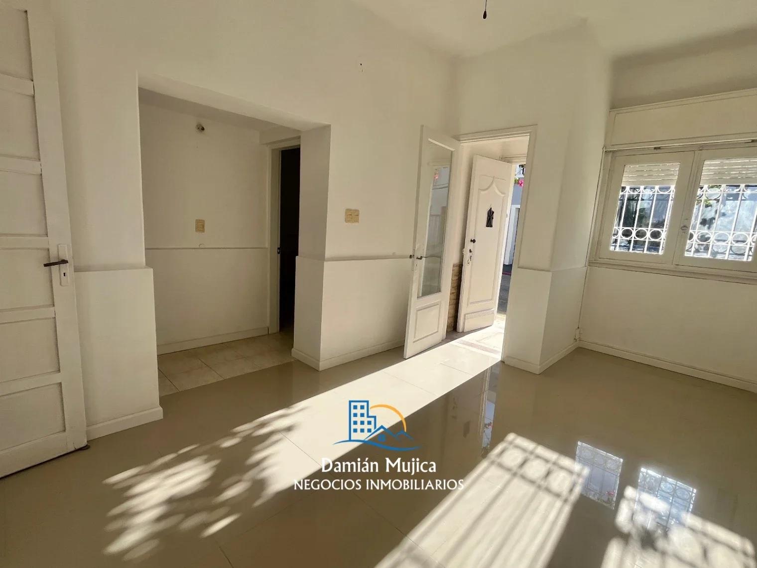 Casa en alquiler de 2 dormitorios + escritorio (Parque Batlle) - Imagen 2