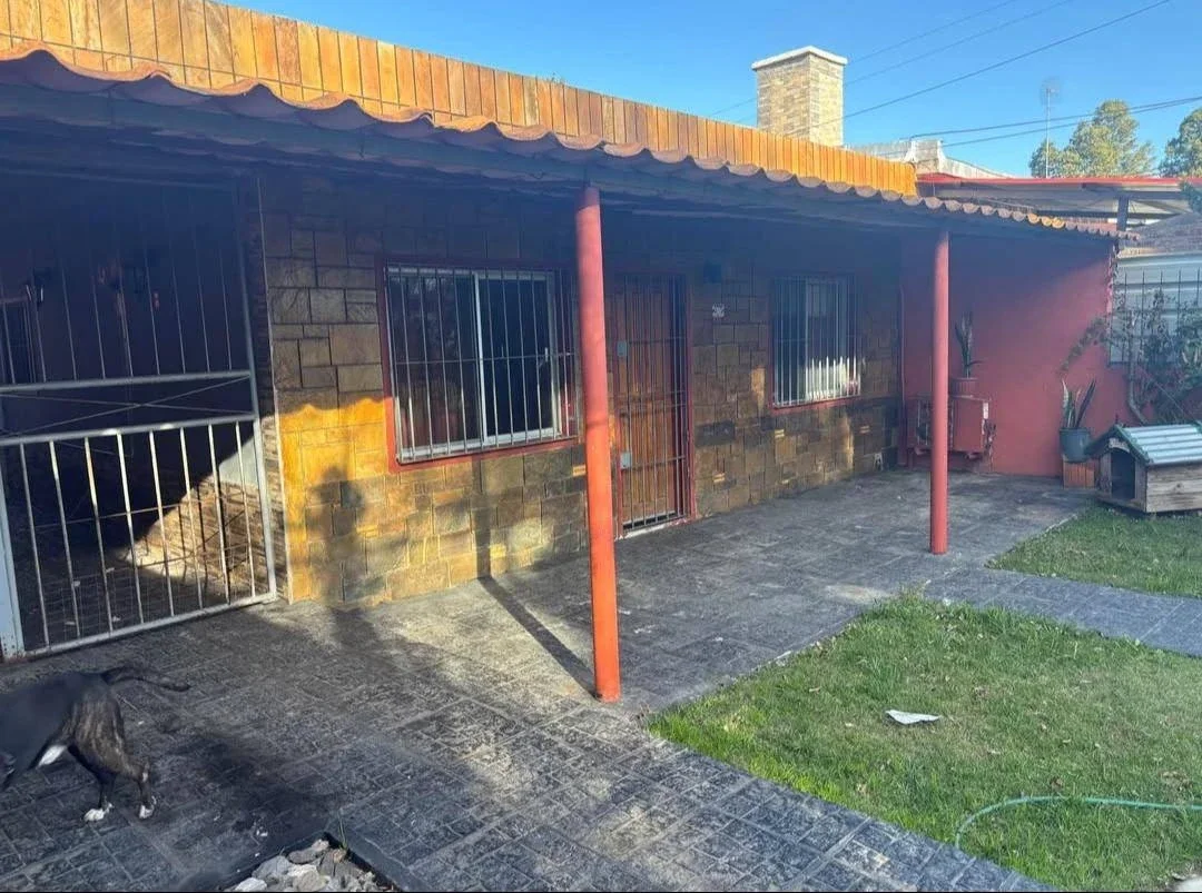 Casa en venta c/ cochera en Maroñas - Imagen 1