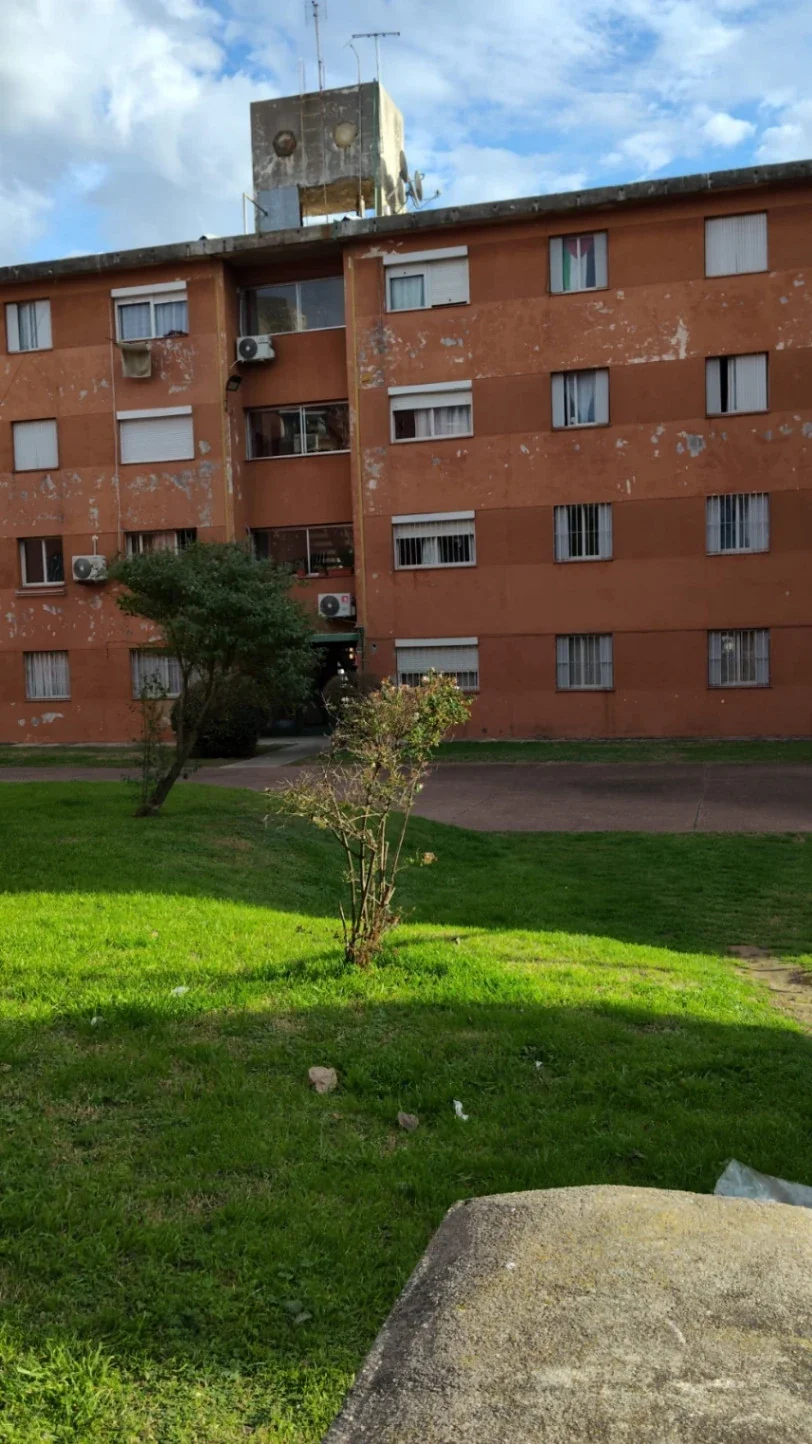 Apartamento en alquiler en La Teja - Imagen 1