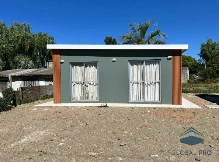 Casa en alquiler c/ cochera en Villa Aeroparque - Imagen 1
