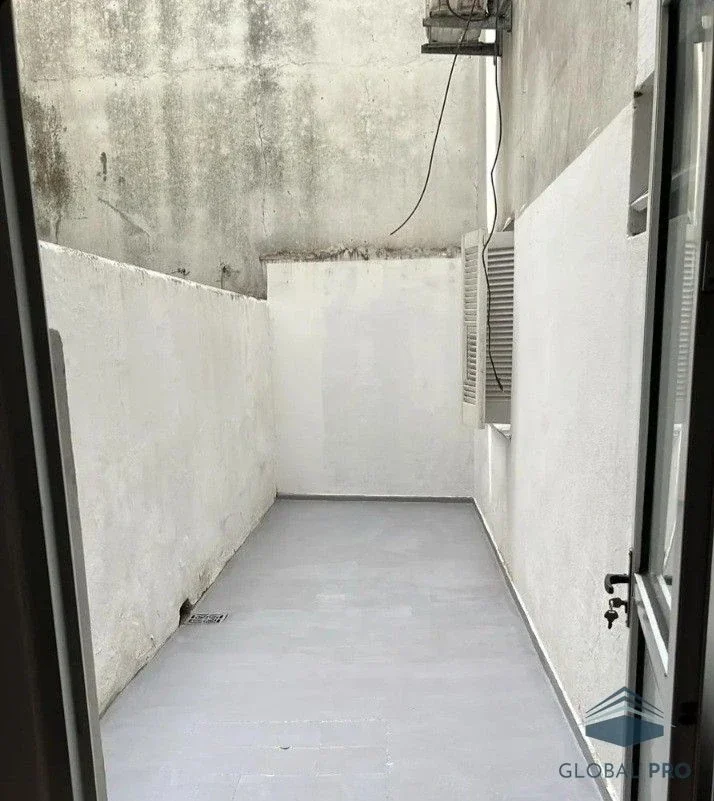 Apartamento en alquiler en Tres Cruces - Imagen 2