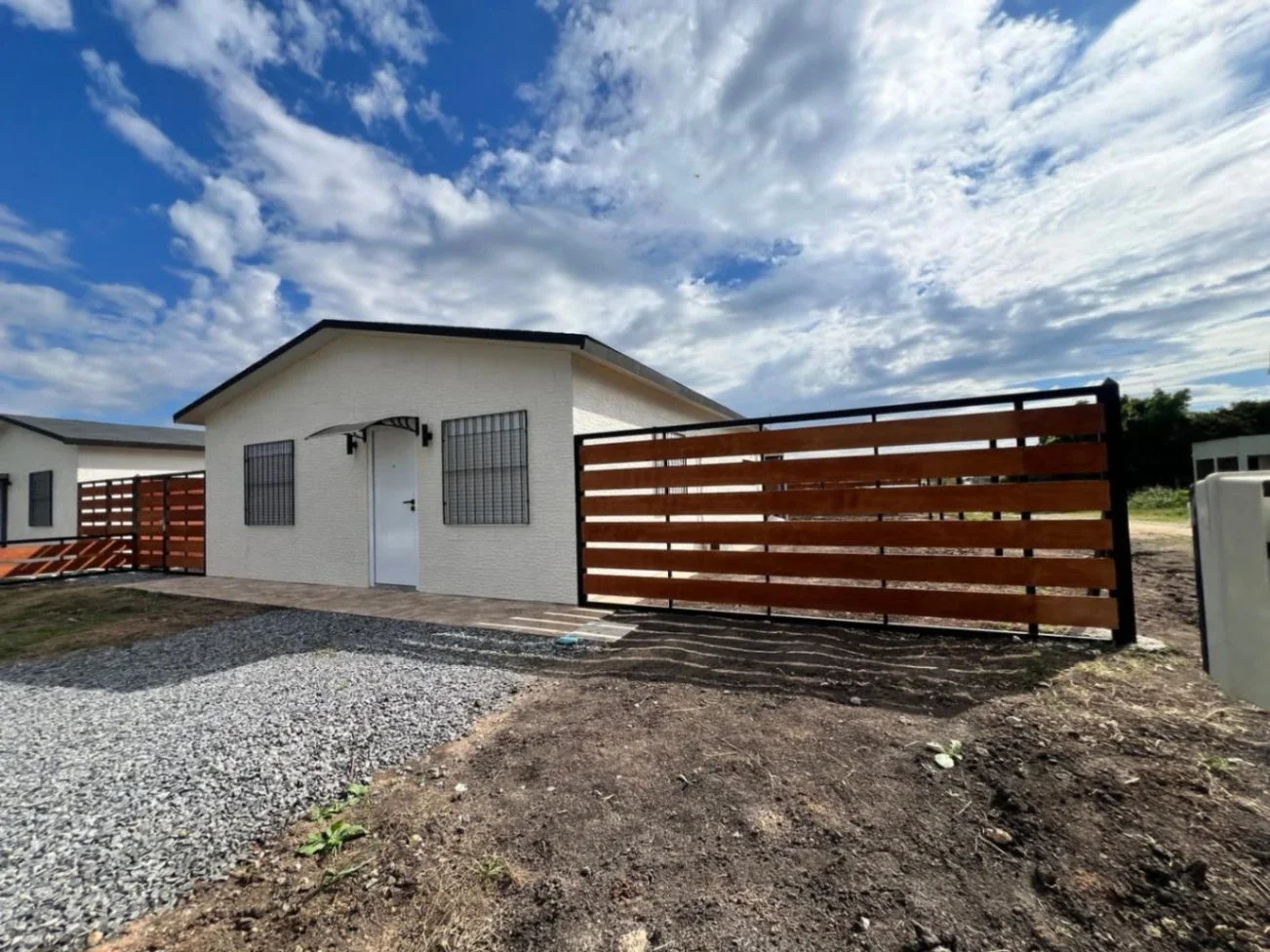 Casa en alquiler de 2 dormitorios en Nueva Helvecia - Imagen 1
