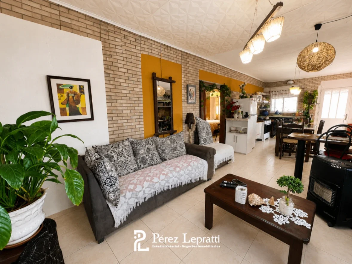 Casa en venta c/ cochera en Nueva Helvecia - Imagen 4