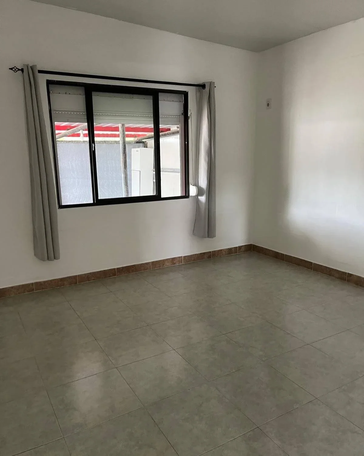 Casa en alquiler c/ cochera en Nueva Helvecia - Imagen 5