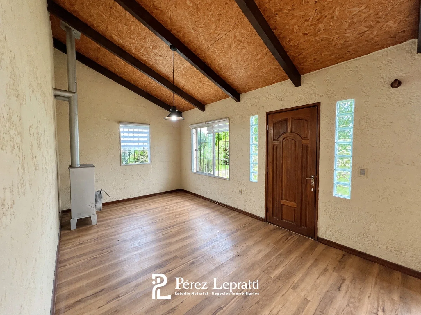 Casa en alquiler c/ cochera en Nueva Helvecia - Imagen 2