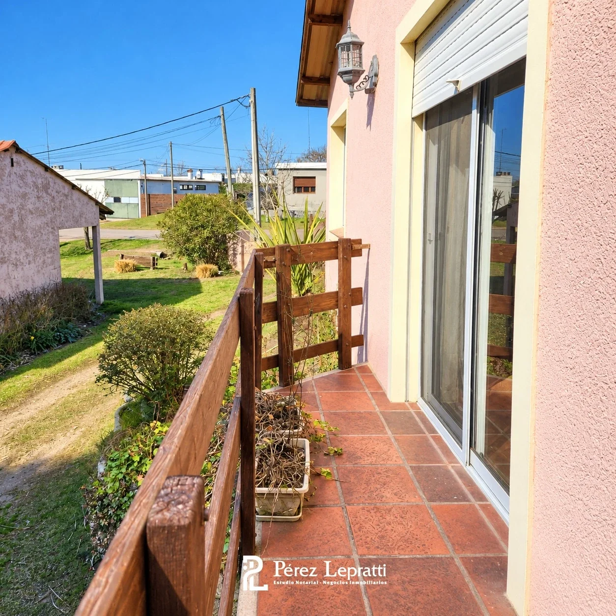 Casa en alquiler c/ cochera en Nueva Helvecia - Imagen 2