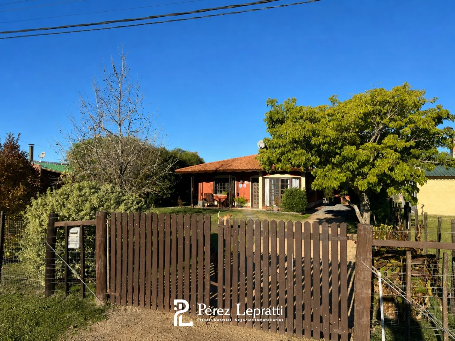 Casa en venta c/ cochera en Nueva Helvecia - Imagen 2
