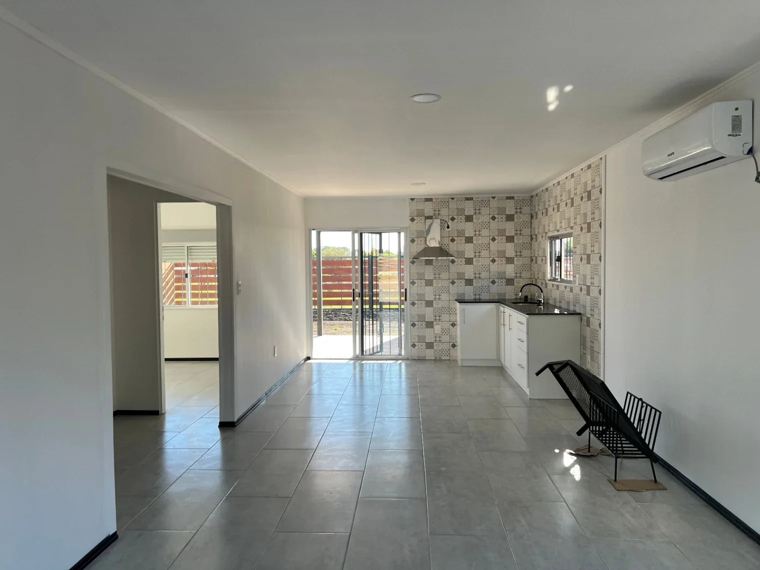 Casa en alquiler de 2 dormitorios en Nueva Helvecia - Imagen 5