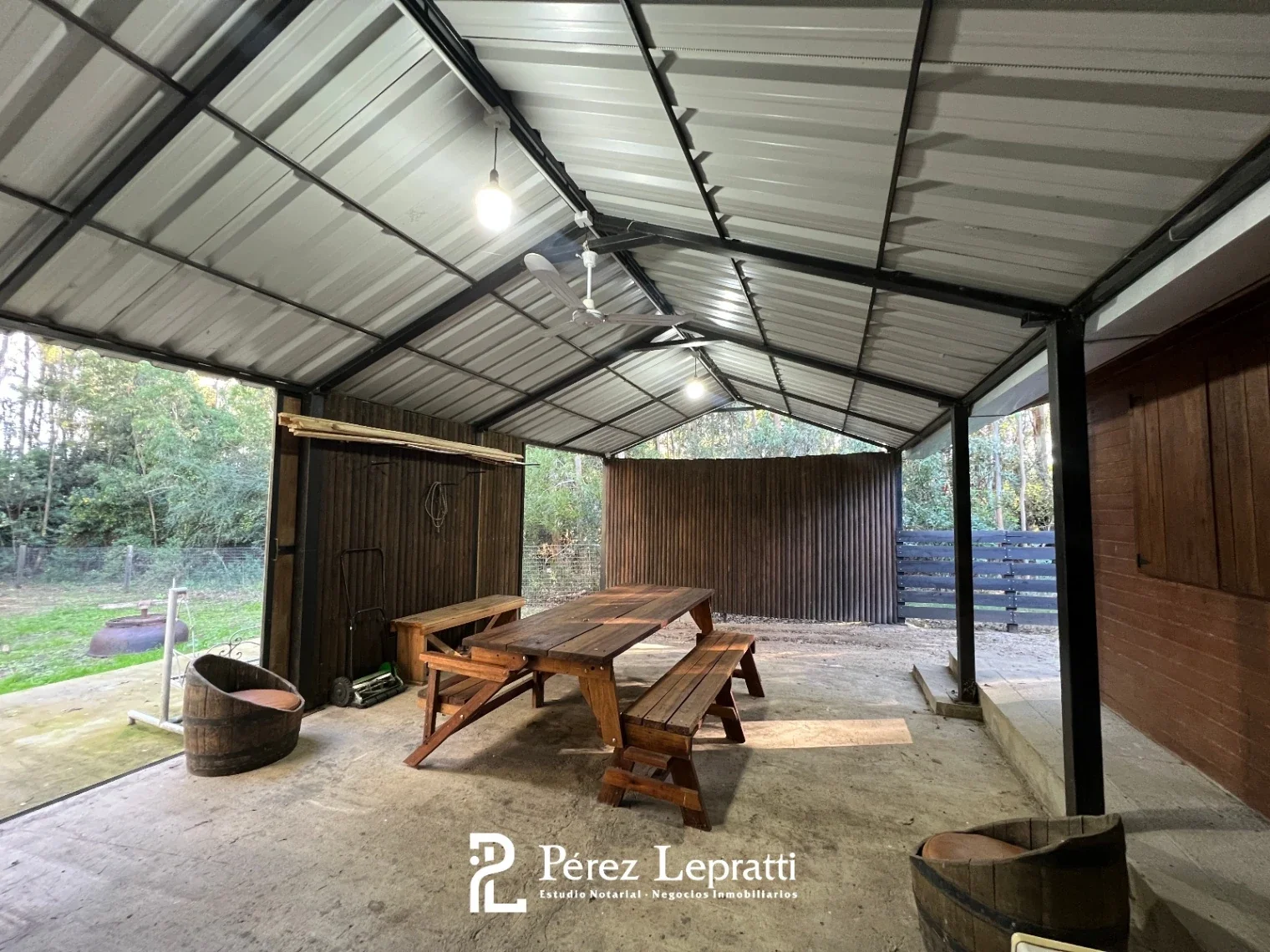 Casa cabaña en venta cochera y barbacoa en Balneario Zanja Honda - Imagen 4