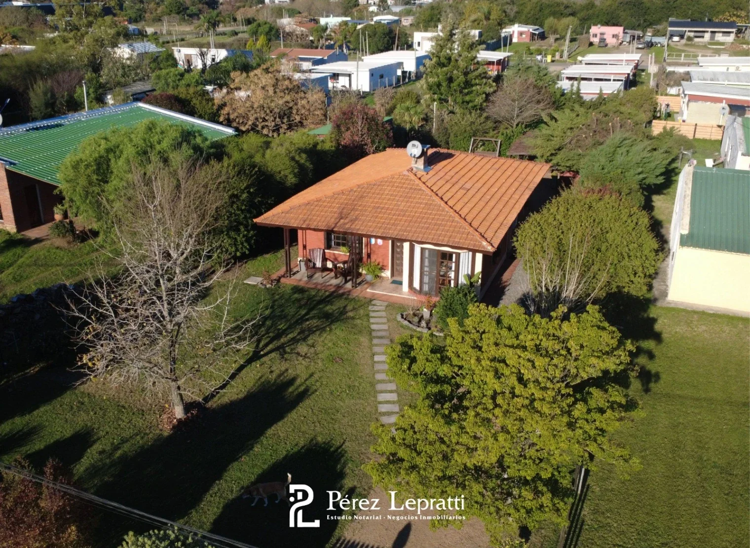 Casa en venta c/ cochera en Nueva Helvecia - Imagen 1