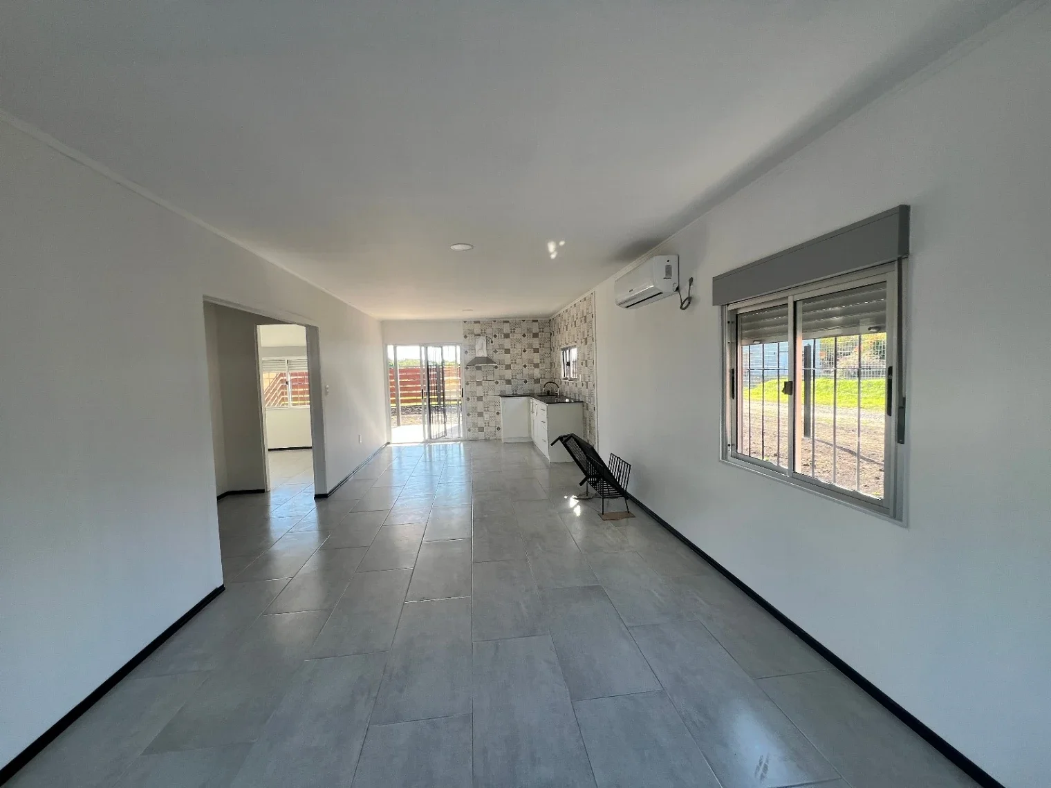 Casa en alquiler de 2 dormitorios en Nueva Helvecia - Imagen 2